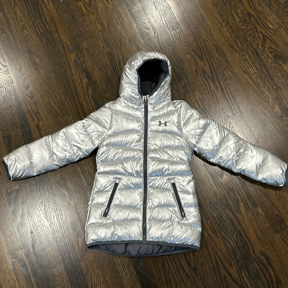 Under armour kids quilted puffer jacket. Size youth small. New without tags.